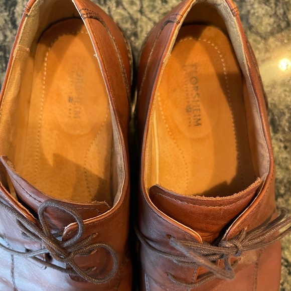 ✅FLORSHEIM Men’s size 11 leather shoes great condition - stylish, classic style - Picture 2 of 6
